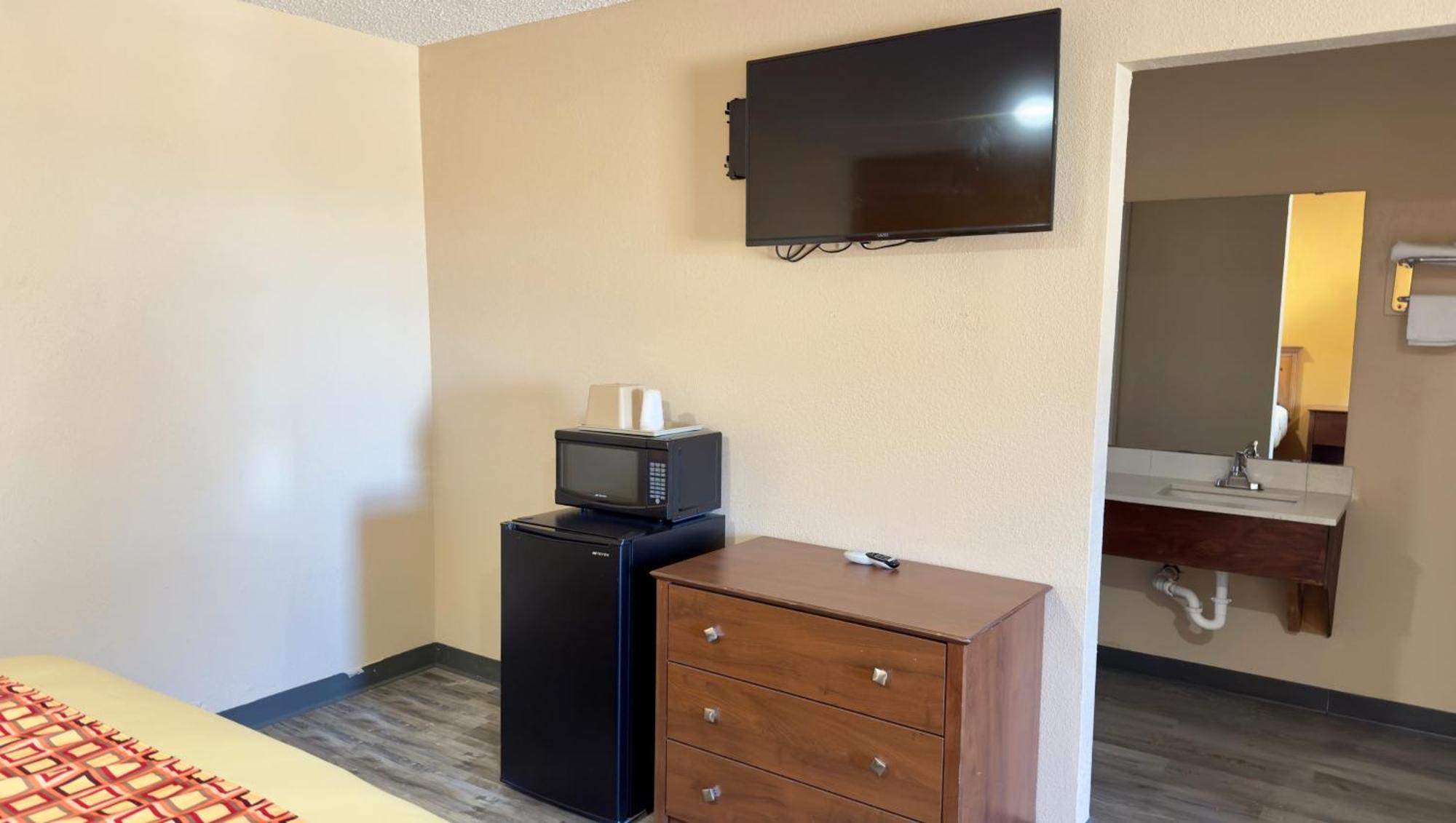 Regency Inn Hondo Bagian luar foto