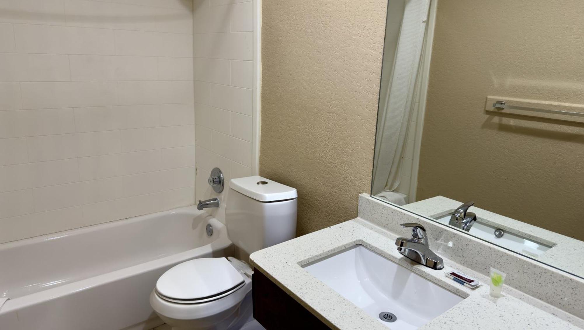Regency Inn Hondo Bagian luar foto